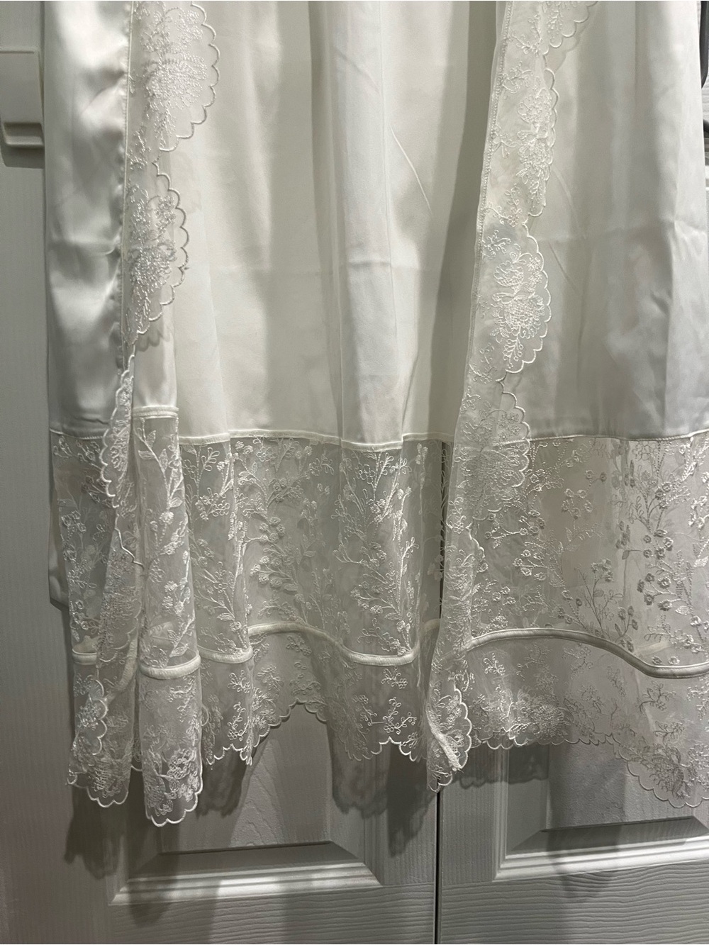 Lace-Trim Robe - Picture 7 of 10